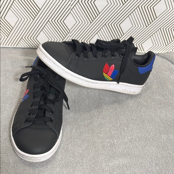 Adidas Sneakers black Stan Smith Adidas Shoes women’s size 6 Multicolor Logo - Picture 1 of 12